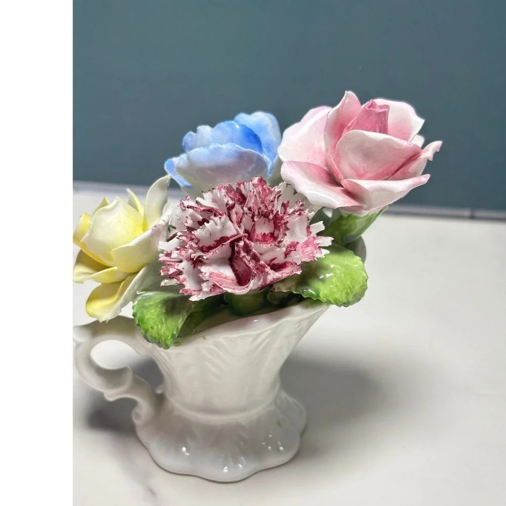 Radnor Staffordshire England Bone China Floral Bouquet Cornucopia Vase Vintage